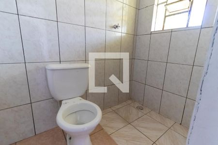 Banheiro de casa à venda com 1 quarto, 53m² em Vila Carmosina, São Paulo