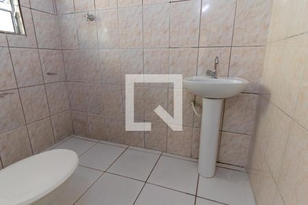 Banheiro de casa à venda com 1 quarto, 53m² em Vila Carmosina, São Paulo