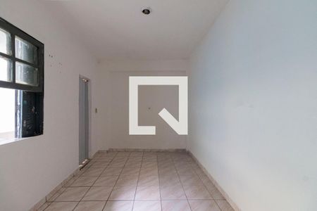 Sala/Quarto de casa à venda com 1 quarto, 38m² em Vila Carmosina, São Paulo