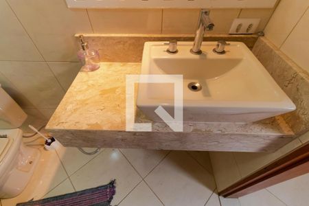 Casa à venda com 200m², 3 quartos e 4 vagas Casa à venda com 200m², 3 quartos e 4 vagasBanheiro 01