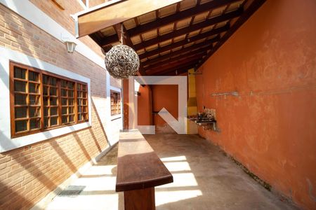 Casa à venda com 200m², 3 quartos e 4 vagas Casa à venda com 200m², 3 quartos e 4 vagasChurrasqueira