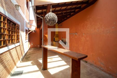 Casa à venda com 200m², 3 quartos e 4 vagas Casa à venda com 200m², 3 quartos e 4 vagasChurrasqueira