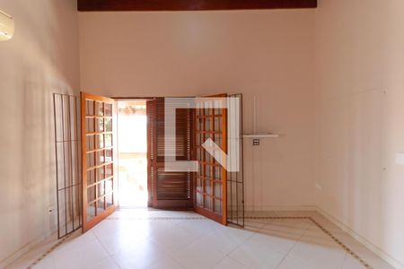 Casa à venda com 200m², 3 quartos e 4 vagas Casa à venda com 200m², 3 quartos e 4 vagasSuíte