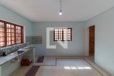 Casa à venda com 200m², 3 quartos e 4 vagas Casa à venda com 200m², 3 quartos e 4 vagasCozinha