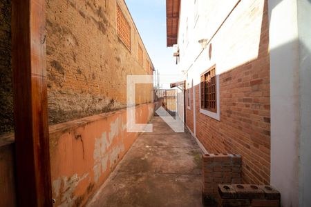 Casa à venda com 200m², 3 quartos e 4 vagas Casa à venda com 200m², 3 quartos e 4 vagasQuintal