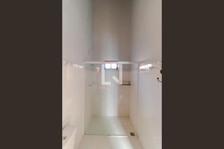 Casa à venda com 200m², 3 quartos e 4 vagas Casa à venda com 200m², 3 quartos e 4 vagasBanheiro 02