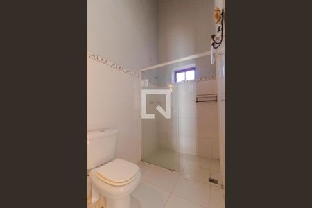 Casa à venda com 200m², 3 quartos e 4 vagas Casa à venda com 200m², 3 quartos e 4 vagasBanheiro 02