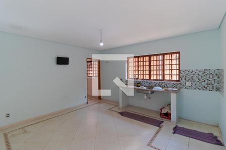 Casa à venda com 200m², 3 quartos e 4 vagas Casa à venda com 200m², 3 quartos e 4 vagasCozinha