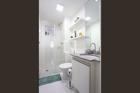 Banheiro de apartamento à venda com 2 quartos, 70m² em Vila Suzana, São Paulo