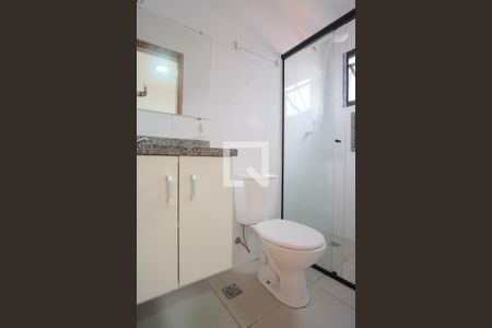 Banheiro de kitnet/studio para alugar com 1 quarto, 22m² em Penha de França, São Paulo