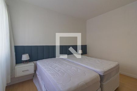 Quarto 2 de apartamento para alugar com 2 quartos, 65m² em Centro, Curitiba