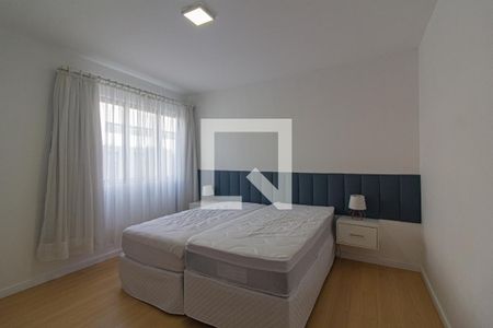 Quarto 2 de apartamento para alugar com 2 quartos, 65m² em Centro, Curitiba