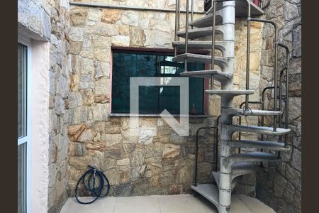 Quintal de casa à venda com 3 quartos, 212m² em Jardim Aliança, Guarulhos