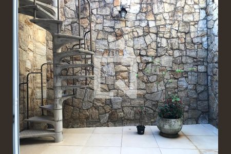 Quintal de casa à venda com 3 quartos, 212m² em Jardim Aliança, Guarulhos