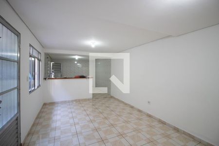 Sala de casa de condomínio para alugar com 2 quartos, 125m² em Vila Carmosina, São Paulo