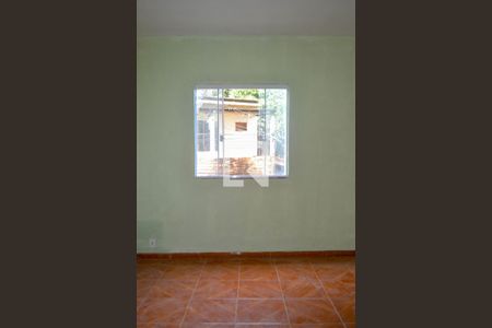 Sala de casa para alugar com 1 quarto, 80m² em Santo Antonio da Prata, Belford Roxo