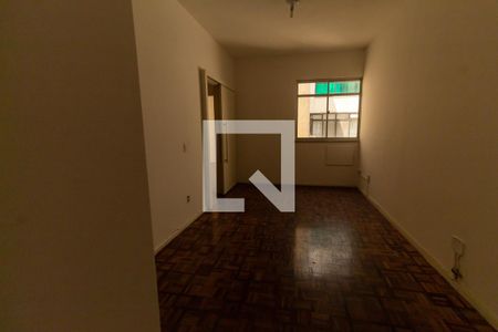 sala de apartamento para alugar com 1 quarto, 40m² em Jardim Guanabara, Rio de Janeiro