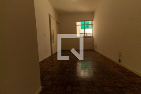 sala de apartamento para alugar com 1 quarto, 40m² em Jardim Guanabara, Rio de Janeiro
