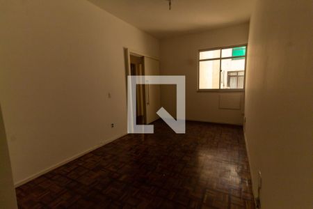 Sala de apartamento para alugar com 1 quarto, 40m² em Jardim Guanabara, Rio de Janeiro
