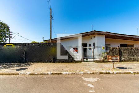 Fachada de casa à venda com 3 quartos, 80m² em Guajuviras, Canoas