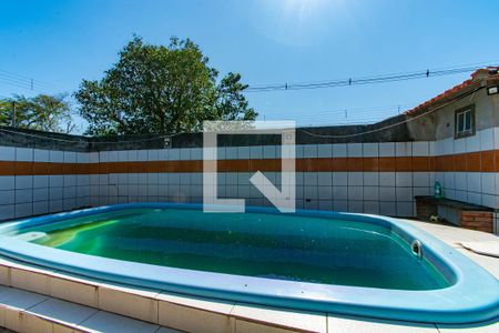 Piscina de casa à venda com 3 quartos, 80m² em Guajuviras, Canoas