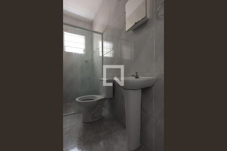Banheiro de casa para alugar com 1 quarto, 55m² em Parque Pinheiros, Taboão da Serra