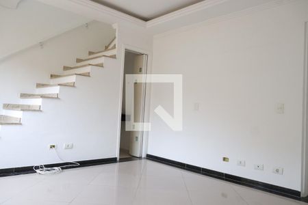 Sala de casa de condomínio para alugar com 2 quartos, 59m² em Jardim Oriental, São Paulo