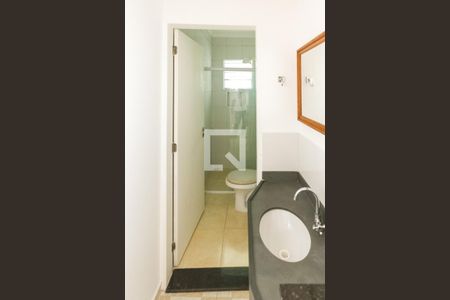 Banheiro de casa para alugar com 1 quarto, 56m² em Jardim Paraguaçu, São Paulo