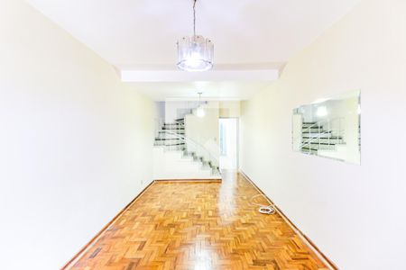 Sala de casa para alugar com 2 quartos, 140m² em Chácara Santo Antônio (zona Sul), São Paulo