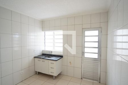 Cozinha de casa para alugar com 1 quarto, 50m² em Parque Sao Rafael, São Paulo