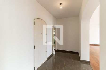 Hall de Entrada de apartamento para alugar com 4 quartos, 130m² em Higienópolis, São Paulo