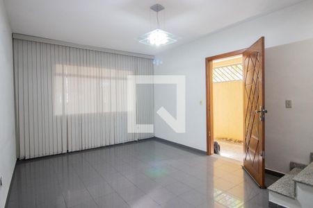Sala 1 de casa para alugar com 3 quartos, 140m² em Vila Regina ( Zona Leste), São Paulo