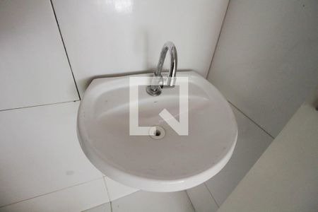 Banheiro de kitnet/studio para alugar com 1 quarto, 21m² em Asa Norte, Brasília