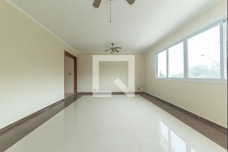 Sala de casa para alugar com 4 quartos, 241m² em Centro Alto, Ribeirão Pires