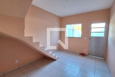 Sala de casa para alugar com 2 quartos, 40m² em Vila Maria Helena, Duque de Caxias