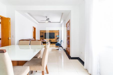 Casa de condomínio à venda com 92m², 3 quartos e 2 vagasSala