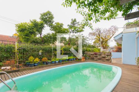 Casa à venda com 360m², 3 quartos e 4 vagas Casa à venda com 360m², 3 quartos e 4 vagasPiscina