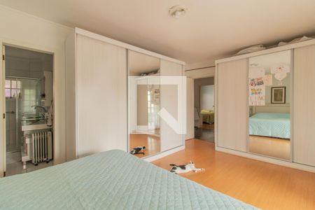 Casa à venda com 360m², 3 quartos e 4 vagas Casa à venda com 360m², 3 quartos e 4 vagasQuarto Suíte