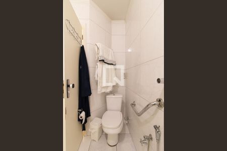 Casa à venda com 360m², 3 quartos e 4 vagas Casa à venda com 360m², 3 quartos e 4 vagasBanheiro da Suíte