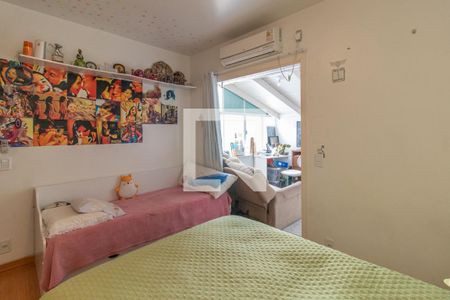 Casa à venda com 360m², 3 quartos e 4 vagas Casa à venda com 360m², 3 quartos e 4 vagasQuarto 2