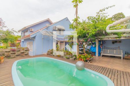 Casa à venda com 360m², 3 quartos e 4 vagas Casa à venda com 360m², 3 quartos e 4 vagasPiscina