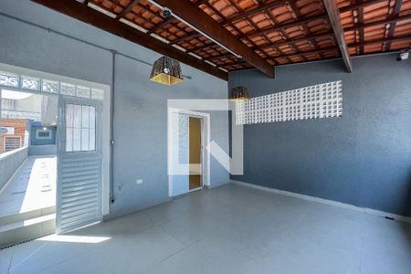 Casa à venda com 150m², 3 quartos e 1 vaga Casa à venda com 150m², 3 quartos e 1 vagaVaranda