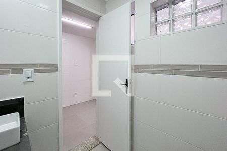 Casa à venda com 150m², 3 quartos e 1 vaga Casa à venda com 150m², 3 quartos e 1 vagaBanheiro de Serviço