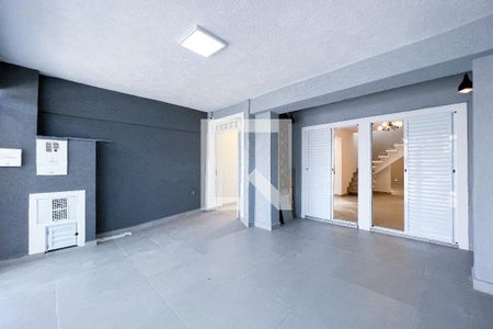 Casa à venda com 150m², 3 quartos e 1 vaga Casa à venda com 150m², 3 quartos e 1 vagaGaragem