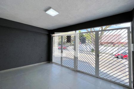 Casa à venda com 150m², 3 quartos e 1 vaga Casa à venda com 150m², 3 quartos e 1 vagaGaragem