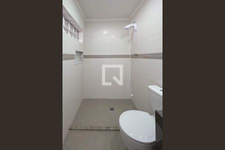 Casa à venda com 150m², 3 quartos e 1 vaga Casa à venda com 150m², 3 quartos e 1 vagaBanheiro de Serviço