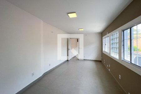 Casa à venda com 150m², 3 quartos e 1 vaga Casa à venda com 150m², 3 quartos e 1 vagaSuíte