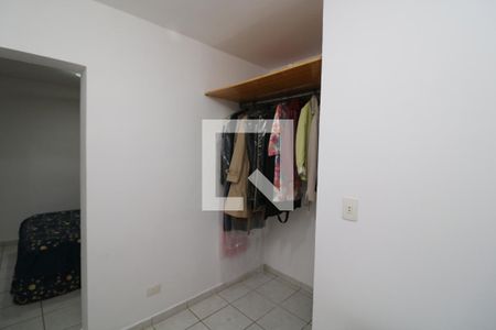 Closet da suíte de casa para alugar com 3 quartos, 200m² em Chácara Mafalda, São Paulo