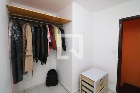 Closet da suíte de casa para alugar com 3 quartos, 200m² em Chácara Mafalda, São Paulo