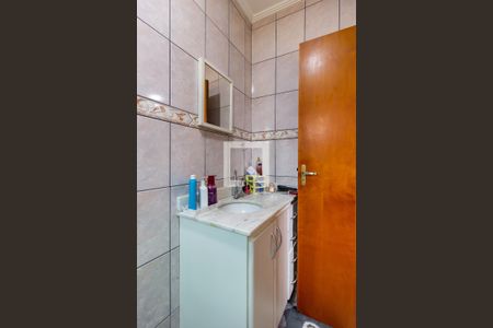 Banheiro da Suíte 1 de casa de condomínio à venda com 2 quartos, 120m² em Vila Gomes, São Paulo